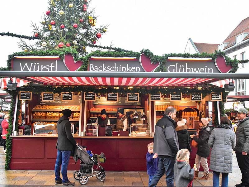 Hahns-Herzl-Weihnachtsmarkt-Bude-in-Regensburg